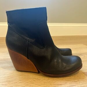 Adorable Kork-Ease black genuine leather heeled booty size 7.
